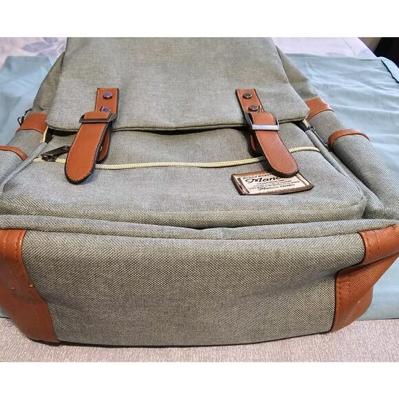 Mancio Green Laptop Business Backpack With USB Charging Port for Travelling - Picture 5 of 10